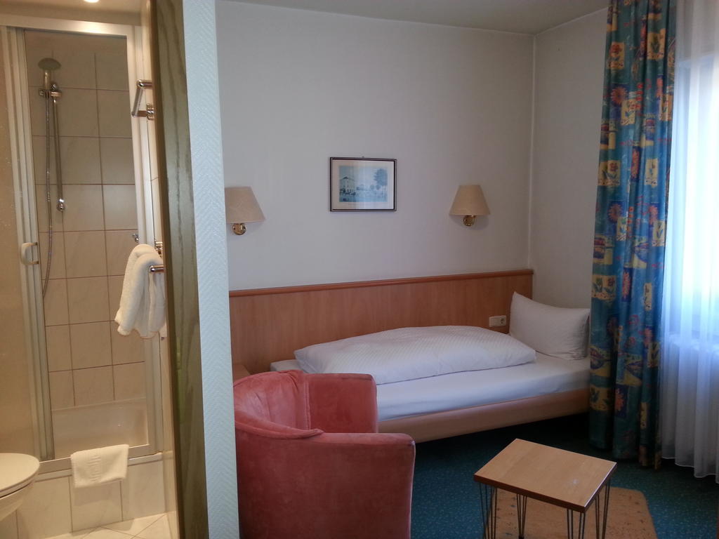 Hotel Koch Maingau โอเบิร์ทสเฮาเซน ภายนอก รูปภาพ